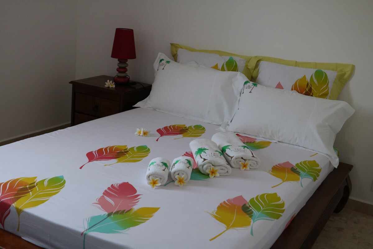 Lit Opium avec sa panoplie aux couleurs des îles