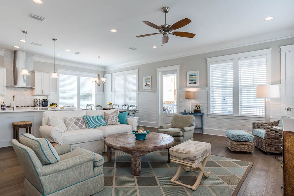 Open family room/dining/kitchen