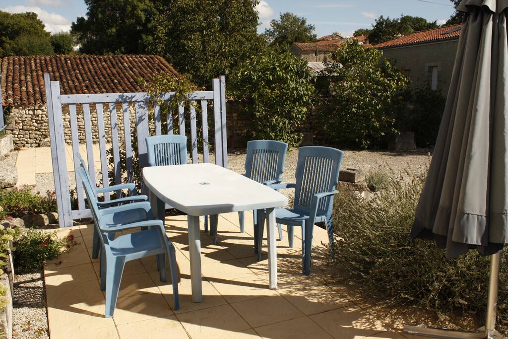 Front patio area.