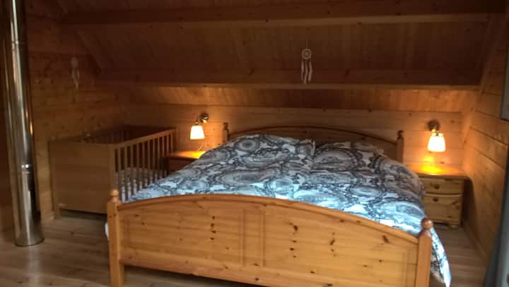 ห้องนอนผู้เข้าพัก 3 + เตียงเด็ก