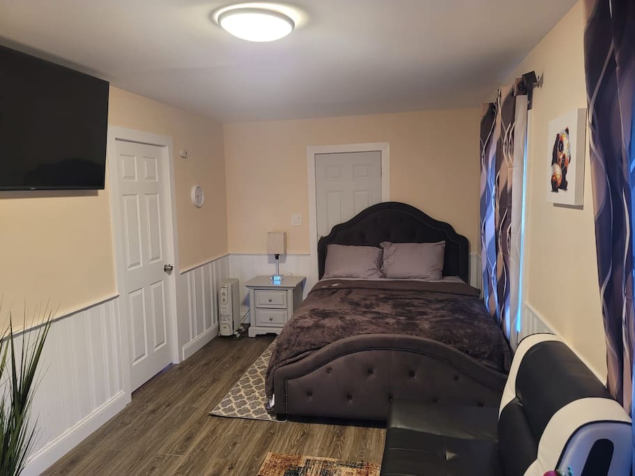 Stylish and spacious private room #3.