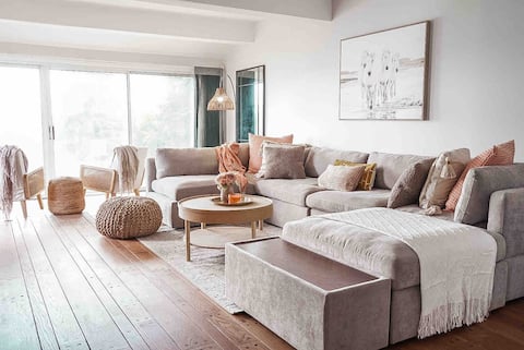 Modern Cottage w/ Sauna & Hot tub by 1000 Islands!