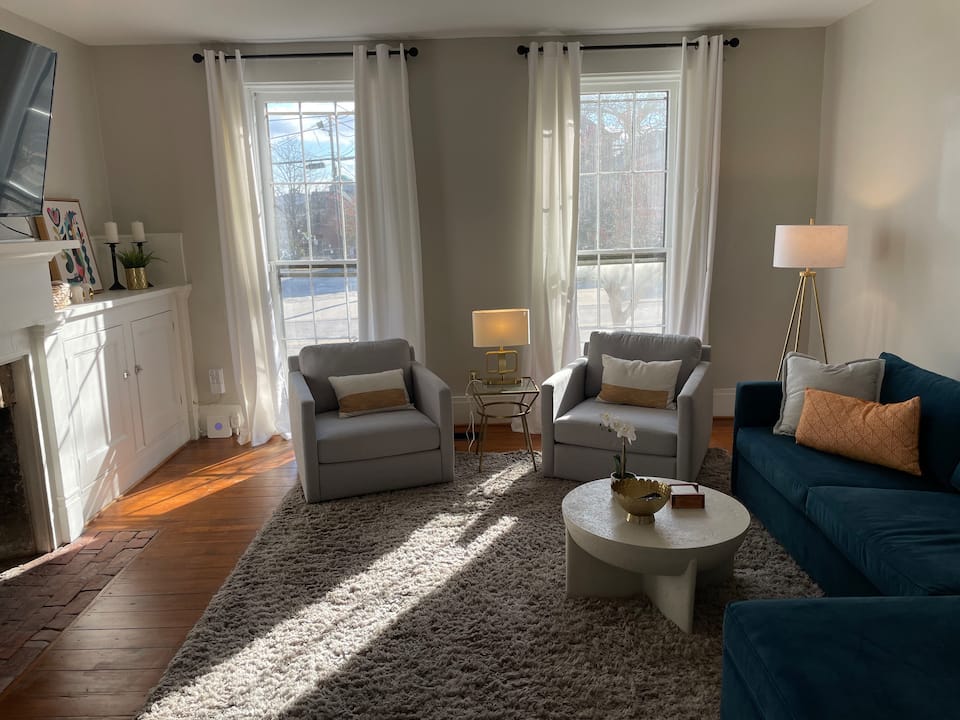 Charming renovated historic home in ideal location — photo 1