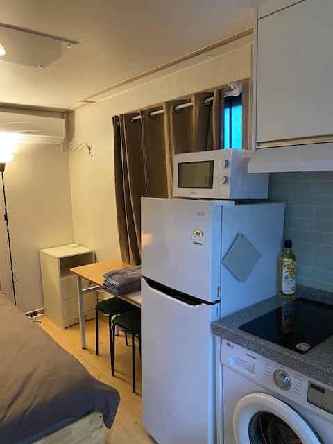 6 Cozy private studio near Sillim Stn.(line no.2)