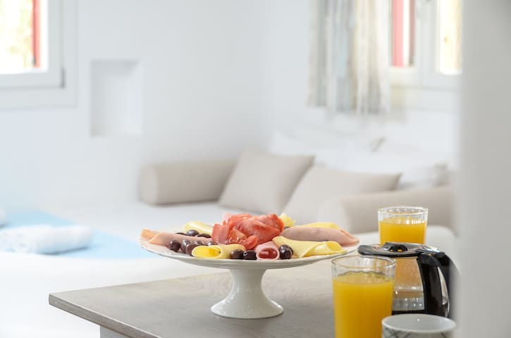 Naxos villas/2 villas/6 bedrooms/pool