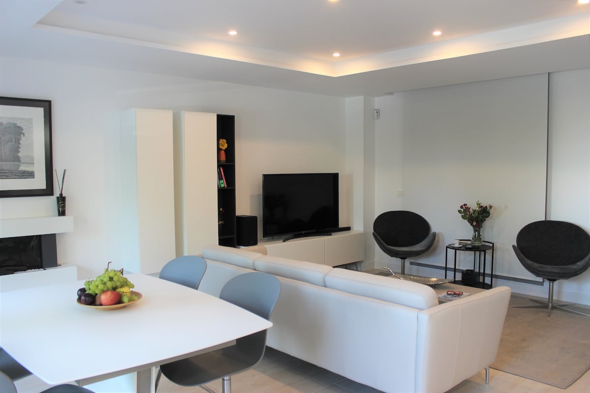 Popular Airbnb listing: Madrid Fair House.  Ideal for executives and F1 in Hortaleza