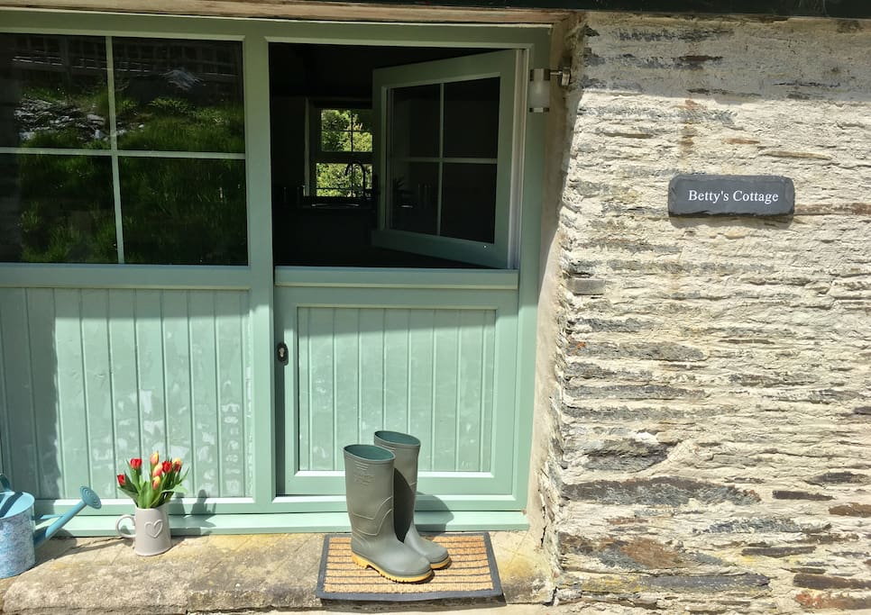 Betty's Cottage at Troedyrhiw.