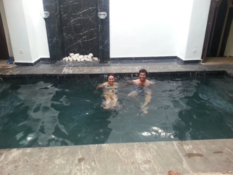 Vraie piscine en marbre