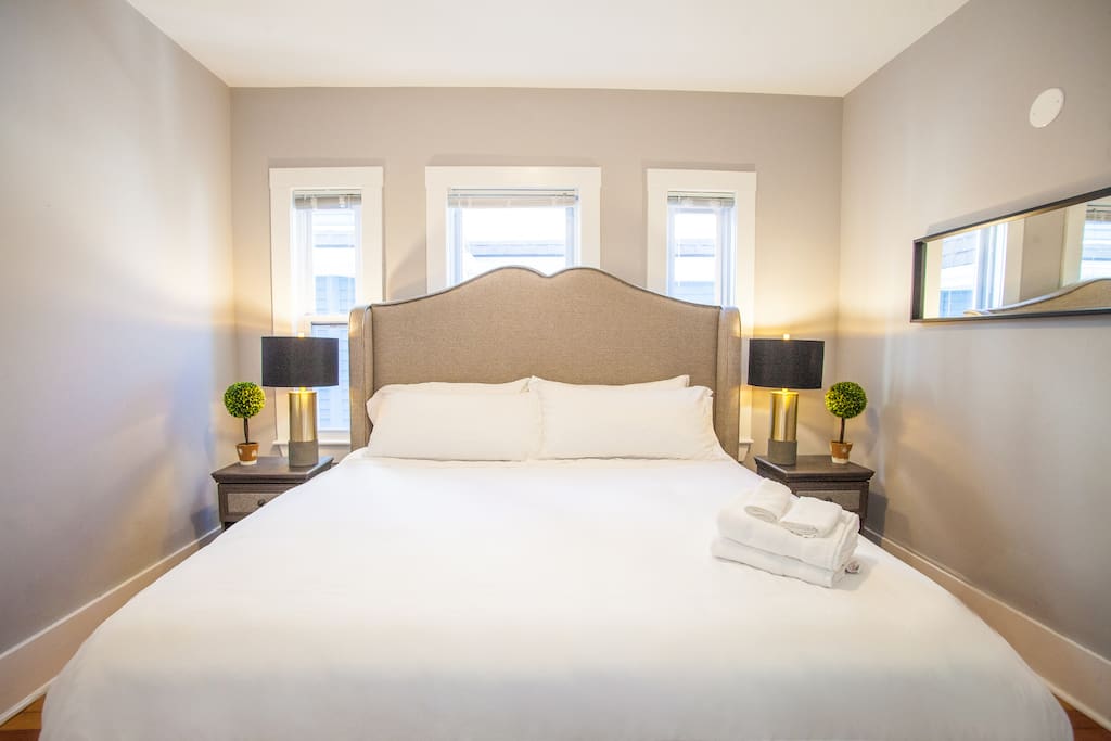 King Size Pillows with soft Bedding