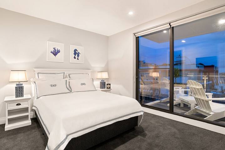 The Hamptons Port Melbourne Premier 2Bed ShortStay gallery image 3