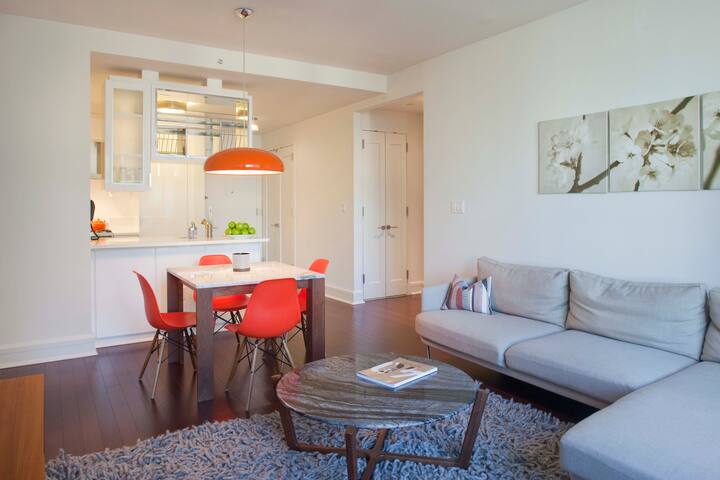 Cityscape Views at Lux 1 Bed/1 Bath in Lincoln Sq. gallery image 4