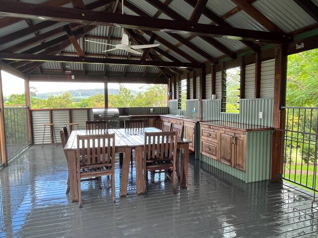 Country Getaway with Pool, Fire Pit and 5.5 acres gallery image 4