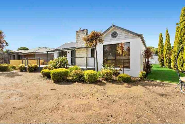 Family friendly retreat with heated pool gallery image 2