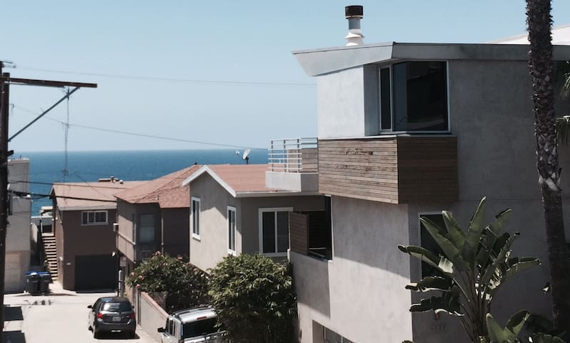 Manhattan Beach Ocean View Townhouse