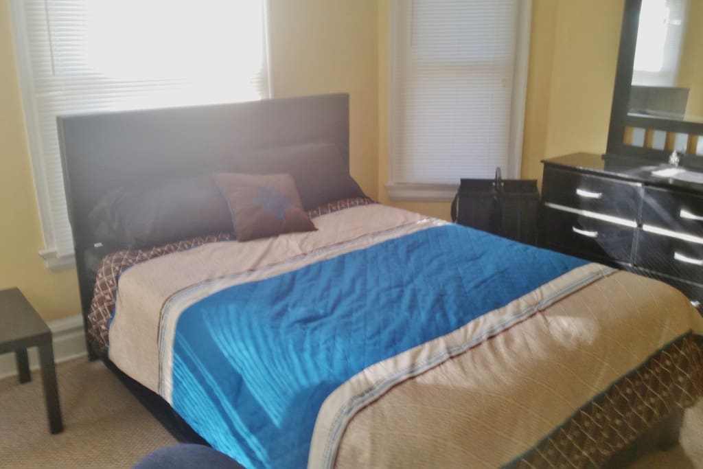 Shared Master bedroom. Queen bed and twin bed (not shown).