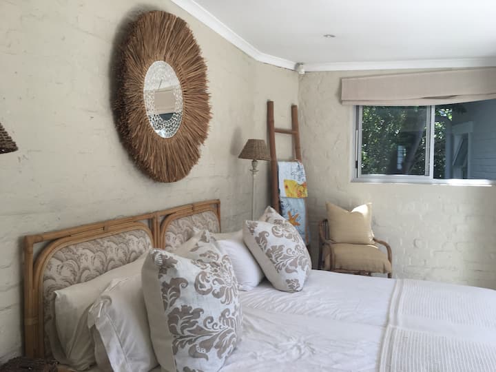  Spavaća soba za goste 4.  Bračni krevet (širine 150-179 cm) 