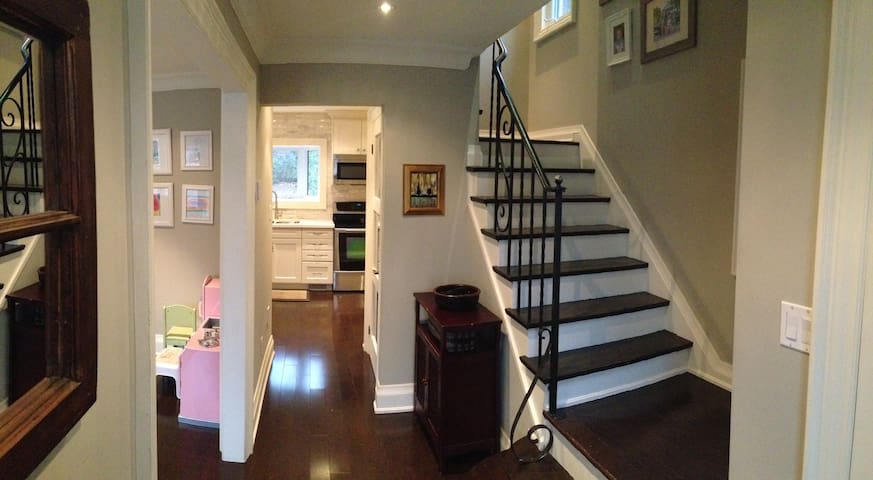 Gorgeous and private 4 bed, 2 bath west end home gallery image 4