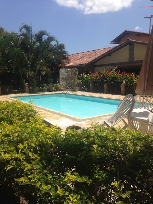 Piscina e sauna, do condomínio.