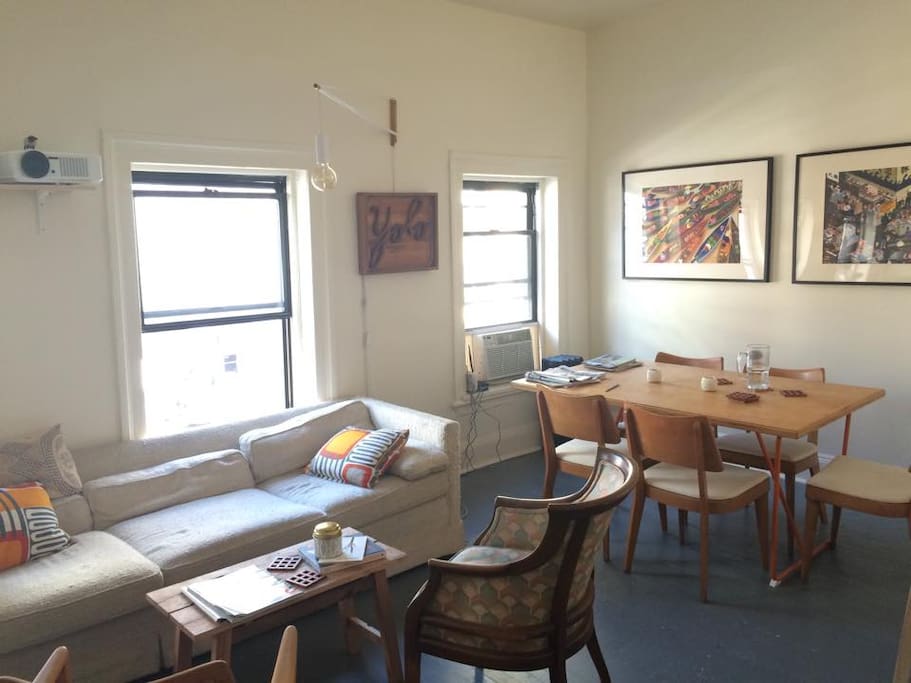 livingroom/dining area