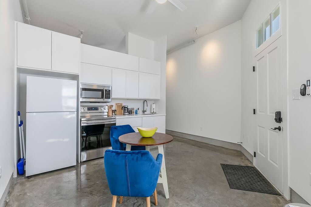 Dining area / Kitchen