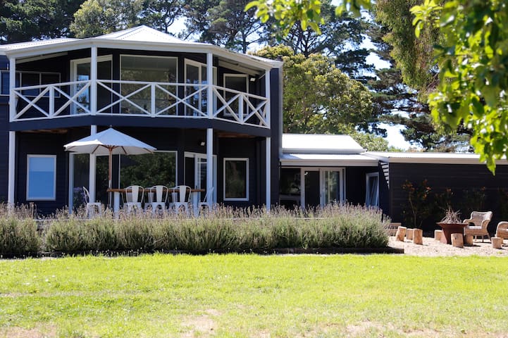 Mornington Peninsula Wine Country Escape 4