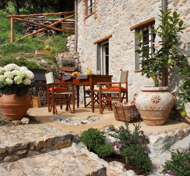 Terrazza davanti alla cucina
Il Prana