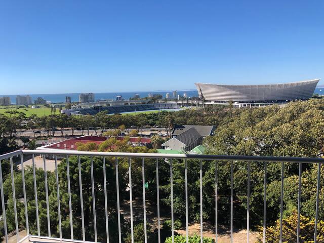 Wonderful views, spacious, secure – Green Point ☀️ gallery image 4