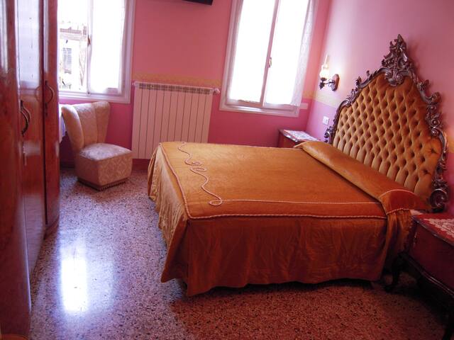 DOGE MANY INFORMATION WIFI CLOSE TRAIN&AIRPORT gallery image 5