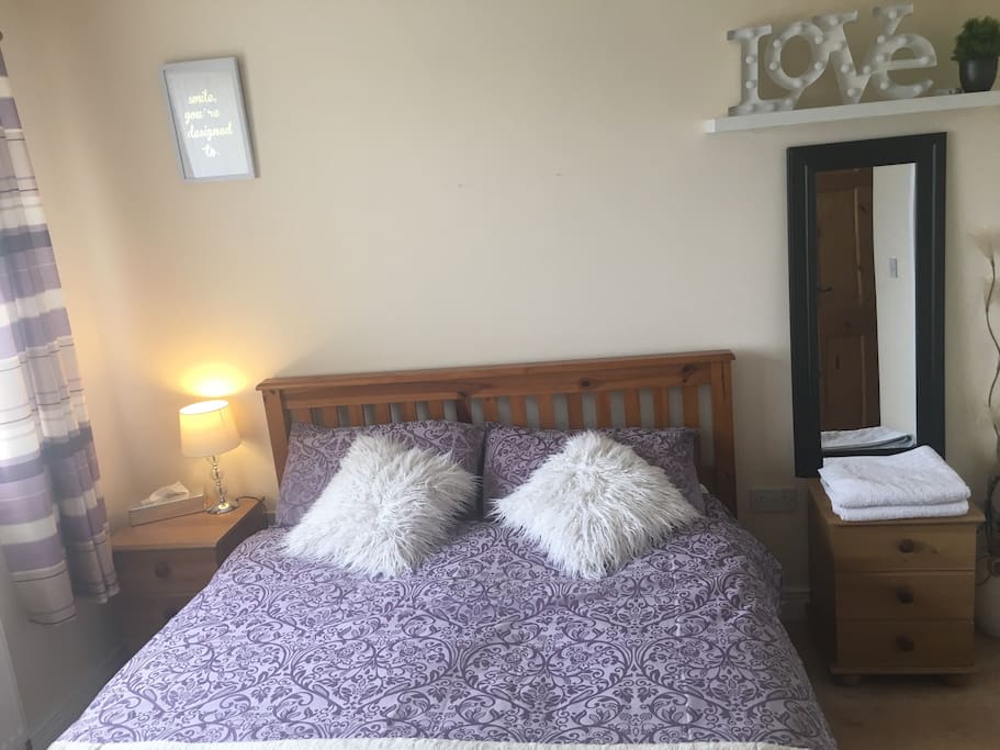 King size bed. With ensuite.