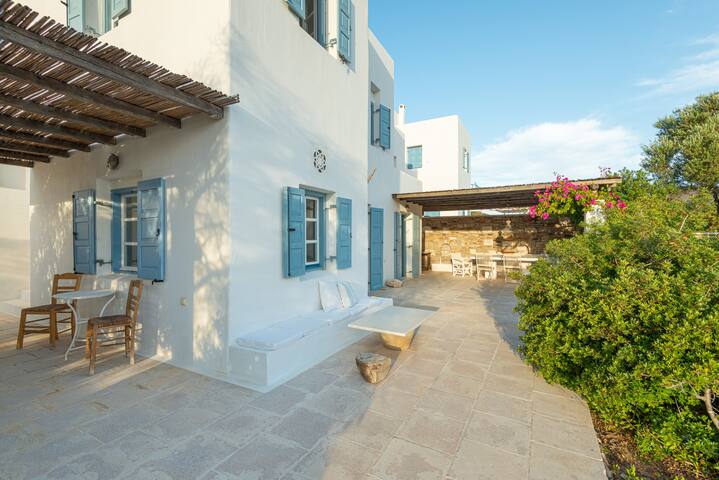 Traditional style villa close to the sea gallery image 5