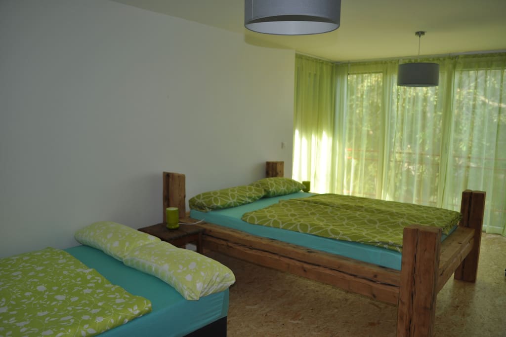 grünes Zimmer für 1-4 Pers.
