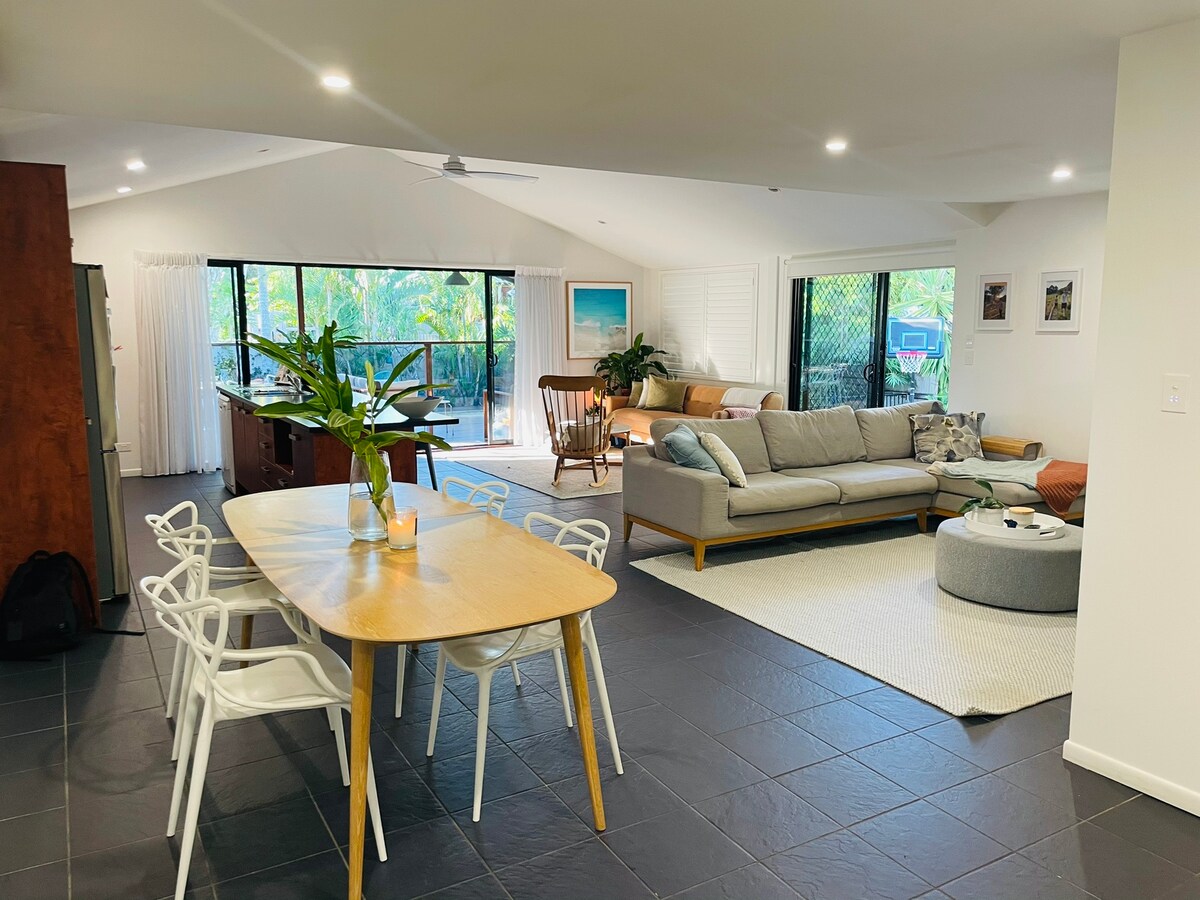 Top Airbnb: Beachside haven in the heart of Nobbys. in Mermaid Waters