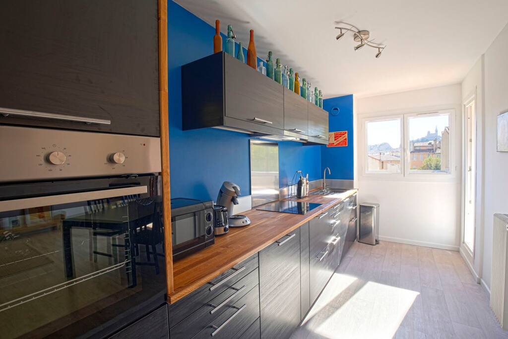 Well equipped kitchen