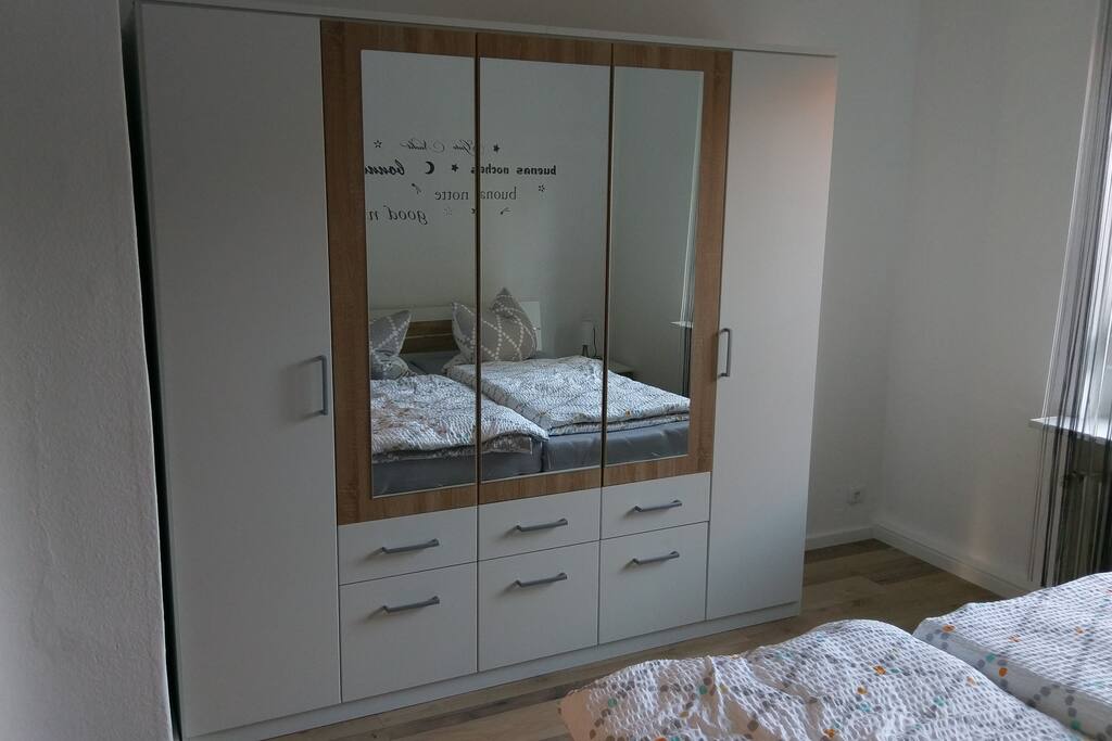 Schlafzimmerschrank