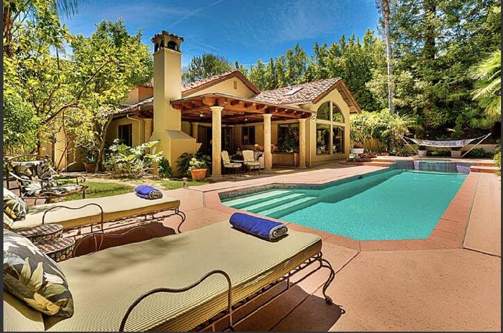 Luxury Villa in gated community in Beverly Hills