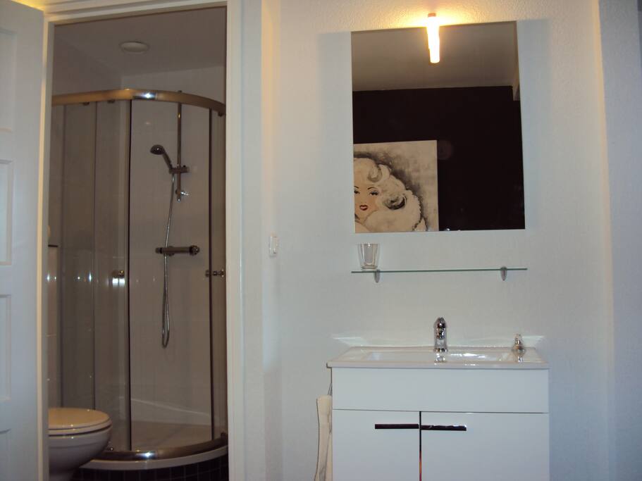 Eigen douche/toilet