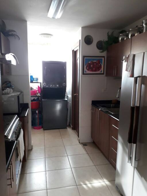 Cocina, y lavandería.
