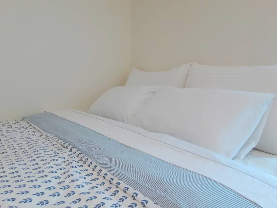 Queen sized for 2ppl, bedding could be change in each season.