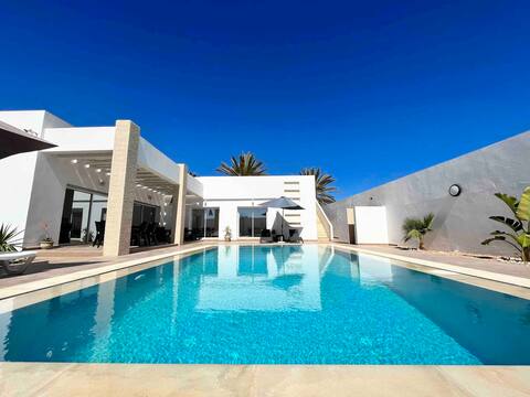 Pool villa NOT OVERLOOKED DJERBA MIDOUN