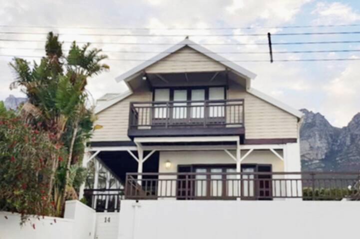 Houghton Hues gallery image 2