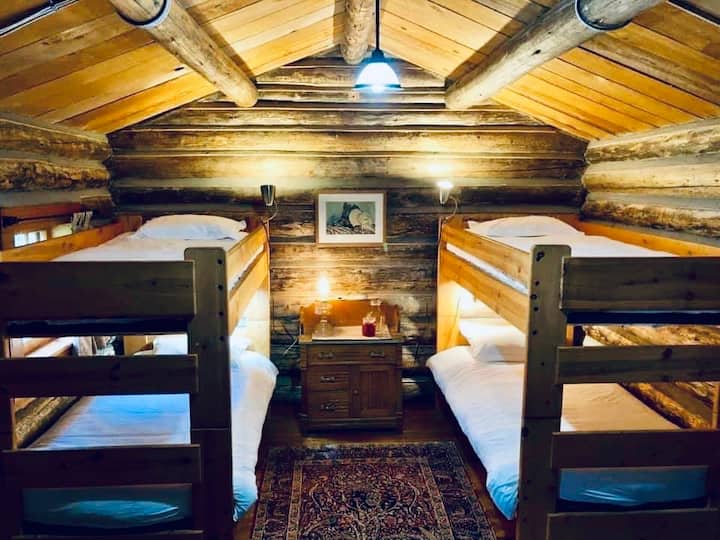 Bunk House (Two Bunk  Beds)