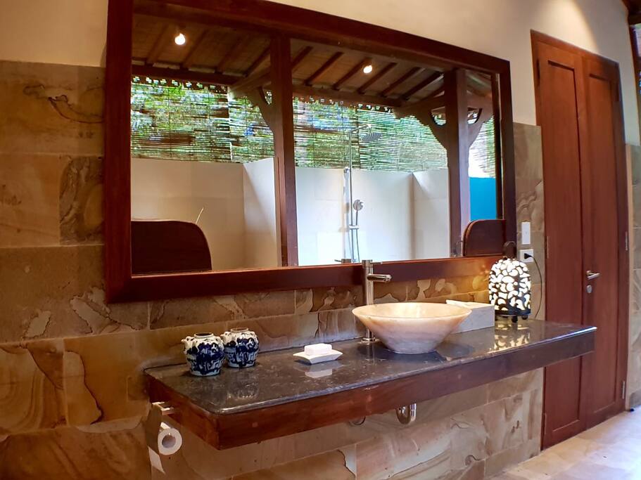 bathroom lavatory