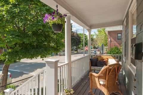 2 bedroom-fast reliable wifi, 5 min walk to T stop