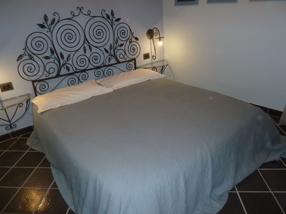 bedroom... large bed made in italy!