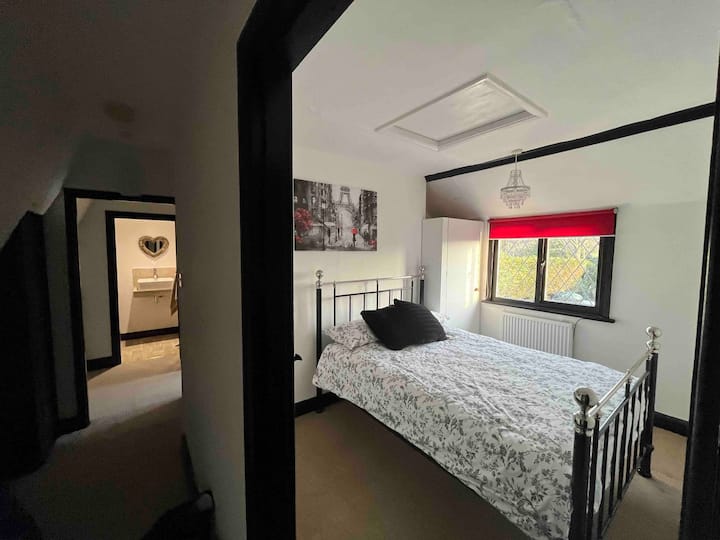 חדר שינה 2 עם מיטה זוגית