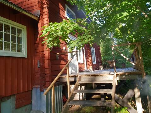 House with sauna and hot tub in Hälsingeskogarna