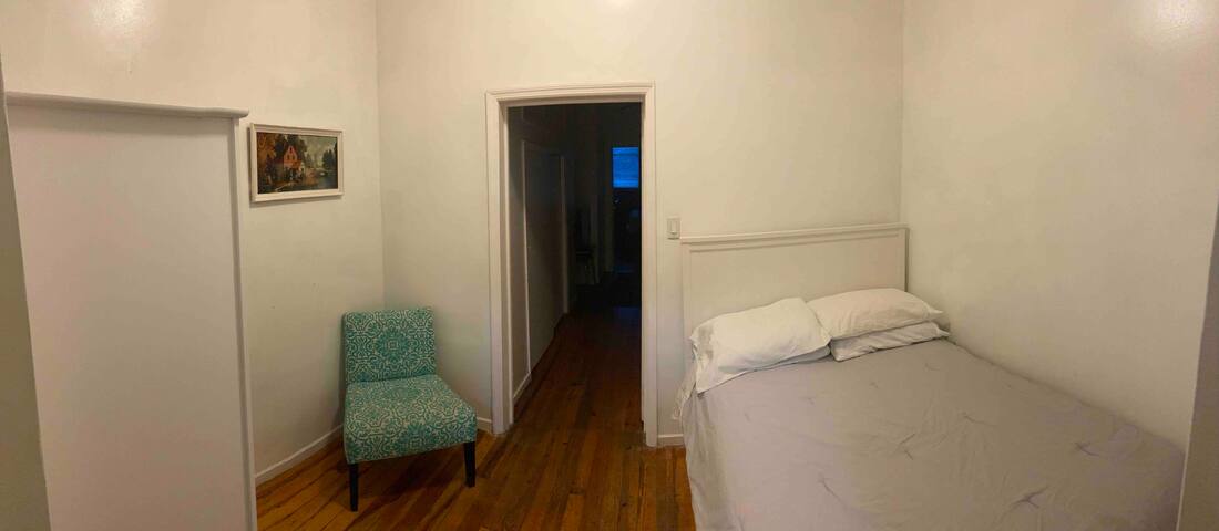 Beautiful Queens Brownstone! – 5BR gallery image 3