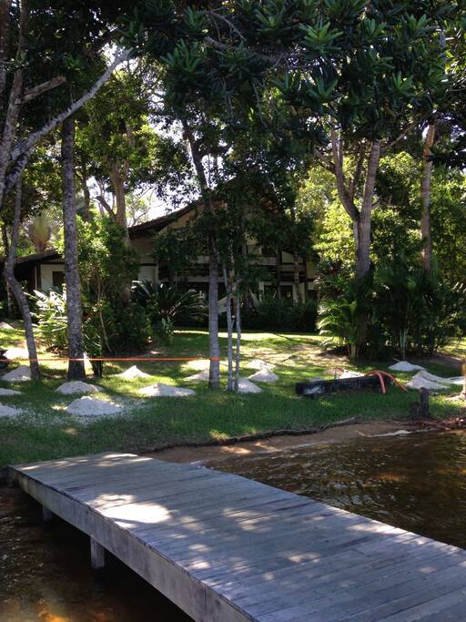 Jardim com casa