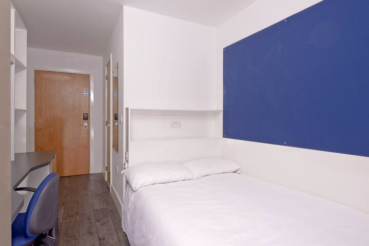 5 bedroom apartment Brae House Campus Accomodation gallery image 2