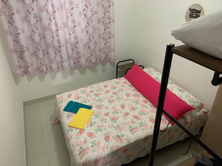 13.00 horas reunión privada Sala 3